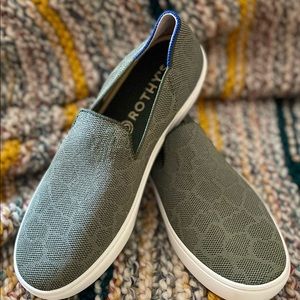 NEW Rothy’s size 8.5 Safari sneaker.